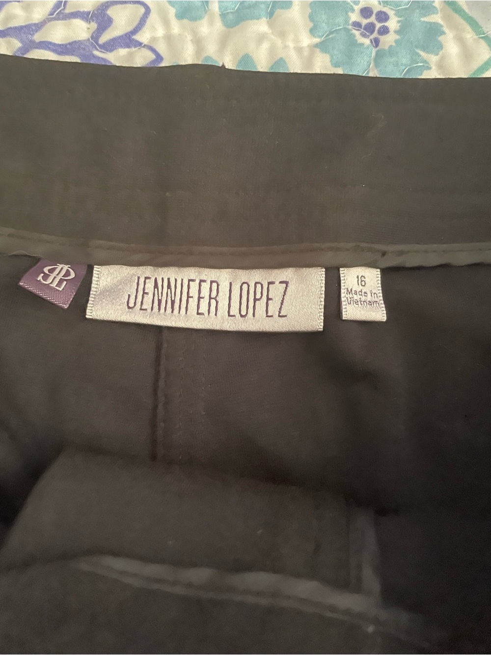 Jennifer Lopez Black Dress Shorts with Belt, NWT - Picture 8 of 9